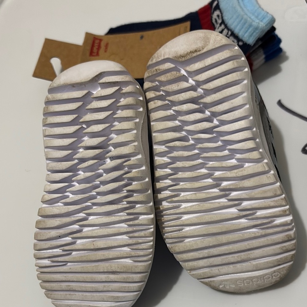Adidas 5K Sneakers Free Niki socks - Picture 6 of 6